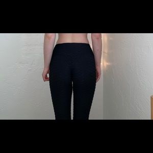 Black Scrunched butt anti cellulite leggings